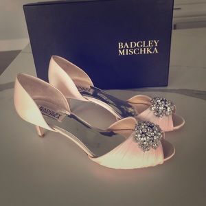 BADGLEY MISCHKA  Women’s pumps size 8 NEW